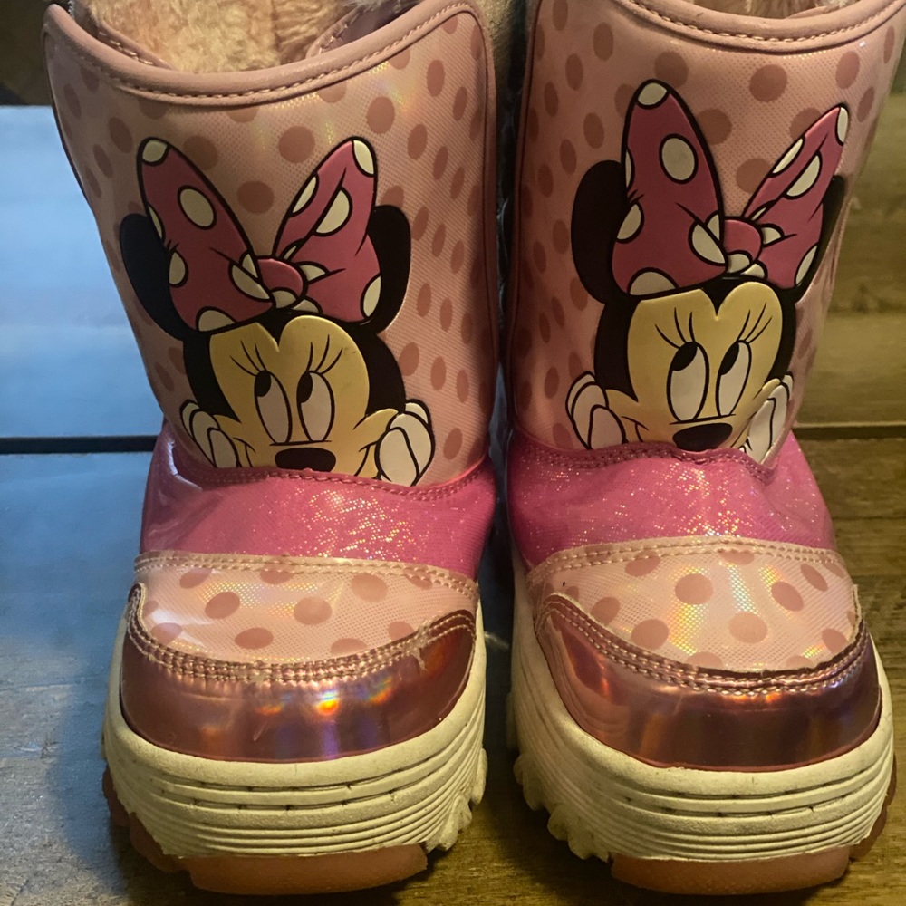 Toddler Girl Minnie Snow Boots.